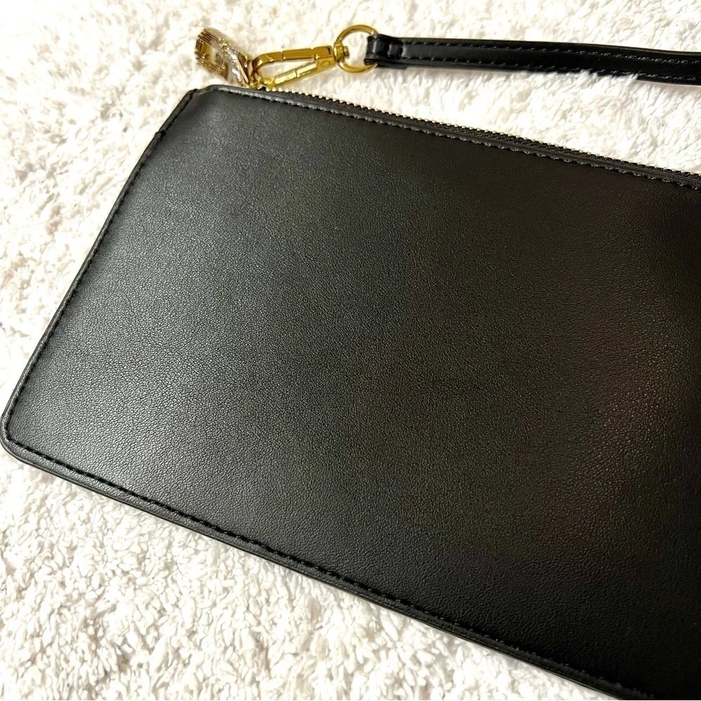 NWT KURT GEIGER CARVELA black medium wristlets clutches.